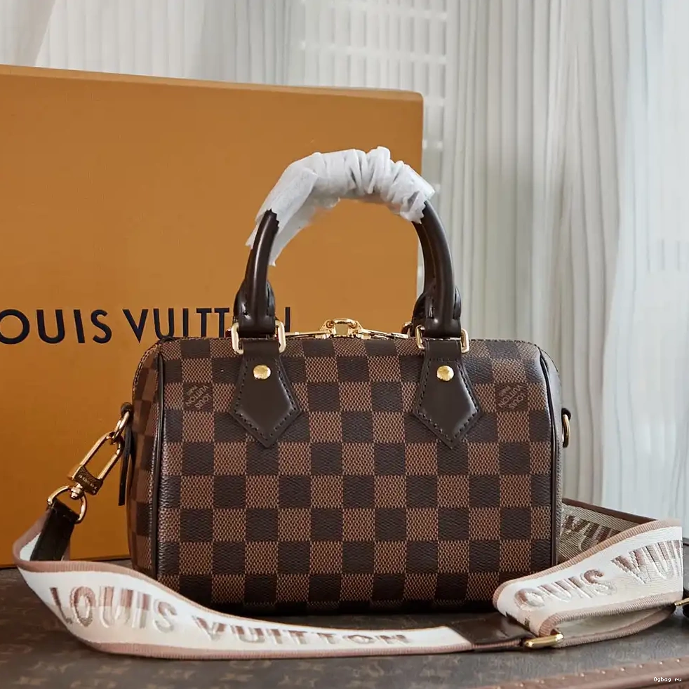 LOUIS 20 BANDOULIÈRE SPEEDY VUITTON 0322